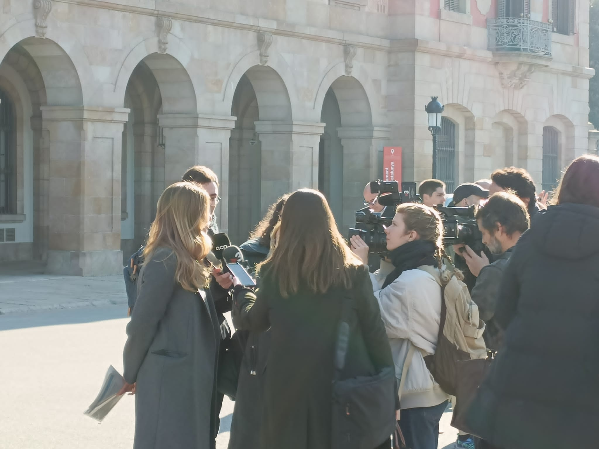 Tec uno – A las puertas del Parlament de Catalunya exigiendo los derechos sociales